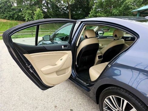 Used 2014 Kia Cadenza Premium image 22