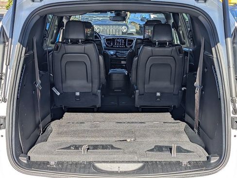 Used 2019 Chrysler Pacifica Touring-L Plus w/ Advanced Safetytec Group image 13
