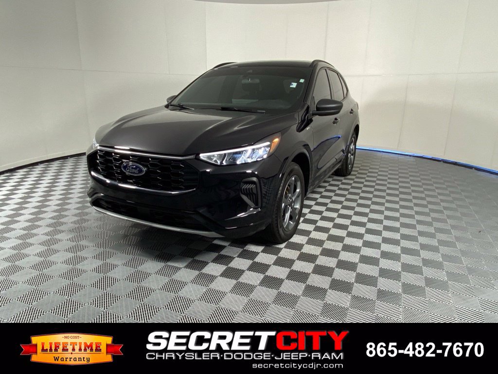 Used 2024 Ford Escape ST-Line w/ Tech Pack #1 AWD/4WD image 3