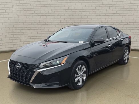 Certified 2025 Nissan Altima 2.5 S image 1