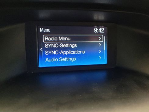 Used 2018 Ford Focus SE FWD image 25