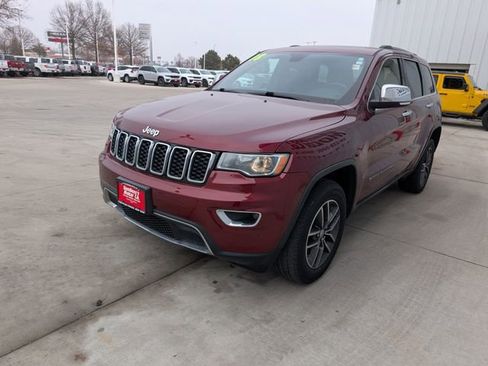 Used 2018 Jeep Grand Cherokee Limited image 39