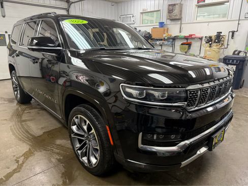 Used 2022 Jeep Grand Wagoneer Series III w/ Rear Seat Video Group 1 image 3