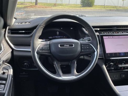 Used 2023 Jeep Grand Cherokee L Limited w/ Black Appearance Package RWD image 17