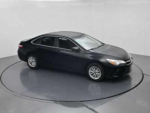 Used 2017 Toyota Camry LE FWD image 42