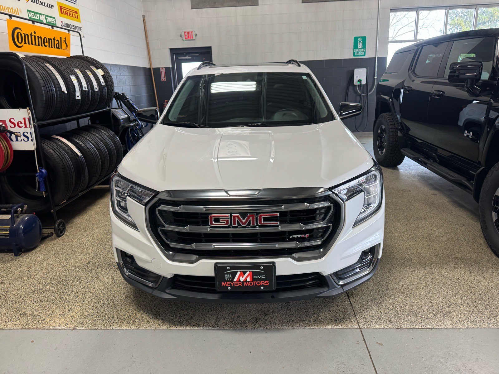 Used 2023 GMC Terrain AT4 w/ Infotainment Package II AWD/4WD image 2