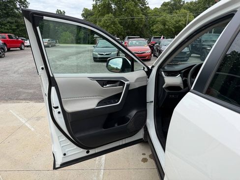 Used 2019 Toyota RAV4 XLE w/ All Weather Liner Package AWD/4WD image 26