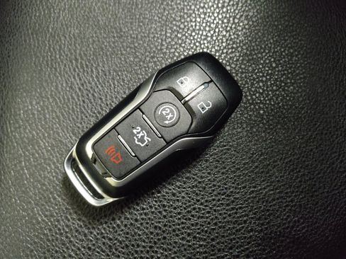 Used 2015 Lincoln MKC FWD image 32