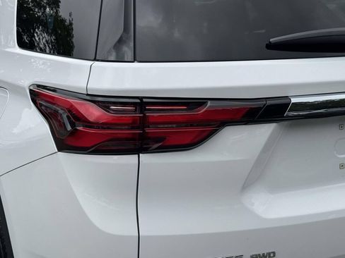 Used 2023 Chevrolet Traverse LS w/ Safety Package AWD/4WD image 13