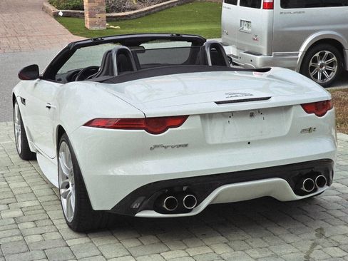 Used 2016 Jaguar F-TYPE R image 38