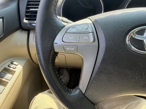 Used 2010 Toyota Highlander SE image 31