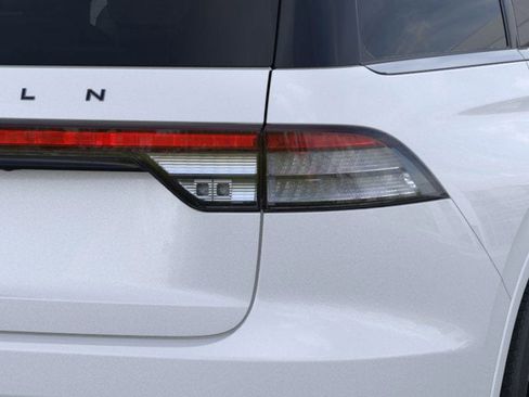 New 2026 Lincoln Aviator Black Label w/ Dynamic Handling Package image 21