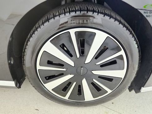 Used 2025 Lucid Air Pure RWD image 78