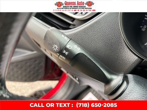 Used 2018 Toyota C-HR XLE FWD image 21