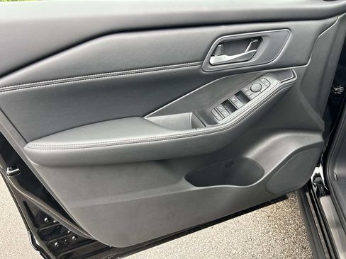 New 2026 Nissan Rogue Dark Armor AWD/4WD image 18