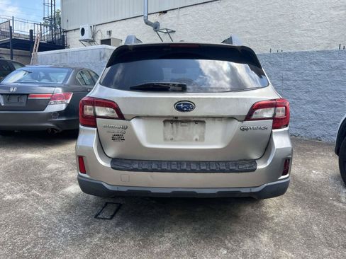 Used 2015 Subaru Outback 2.5i Premium AWD/4WD image 4