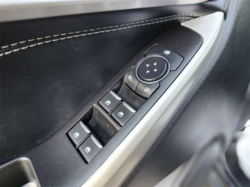 Certified 2022 Ford Explorer XLT w/ Equipment Group 202A image 19