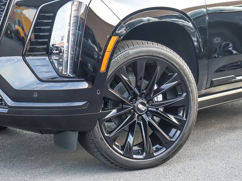 Used 2026 Cadillac Escalade Platinum Sport w/ LPO, ONYX Package AWD/4WD image 3