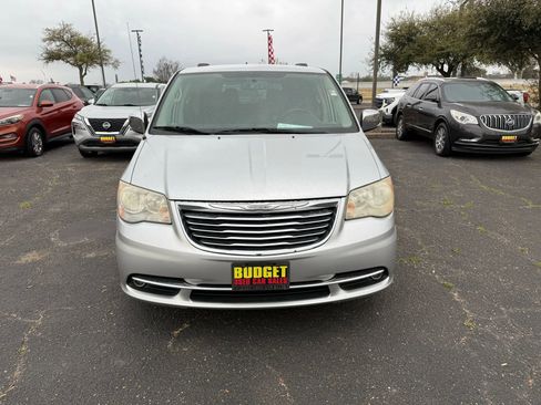 Used 2012 Chrysler Town & Country Touring-L w/ Entertainment Group #2 image 2