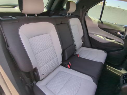 Used 2019 Chevrolet Equinox LS FWD image 18
