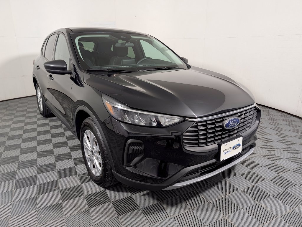 Certified 2025 Ford Escape Active FWD image 1