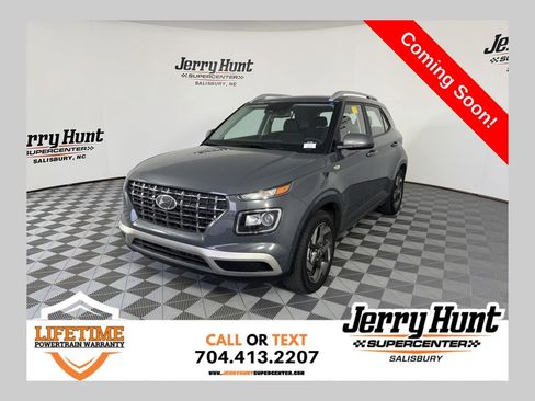 Used 2024 Hyundai Venue SEL image 1