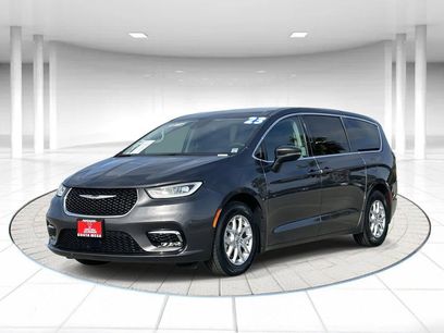 Used 2023 Chrysler Pacifica Touring-L