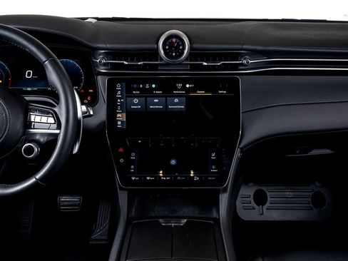 Used 2023 Maserati Grecale GT image 33