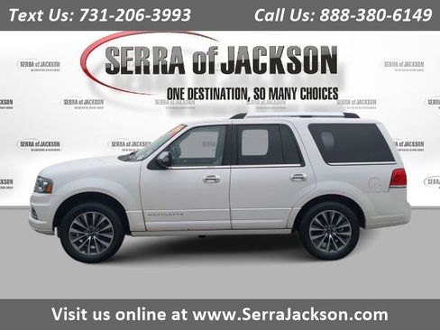 Used 2017 Lincoln Navigator Select image 1