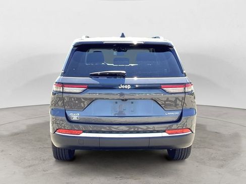 Used 2023 Jeep Grand Cherokee Laredo X AWD/4WD image 4