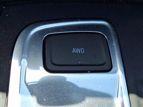 Used 2024 Chevrolet Equinox LT AWD/4WD image 24