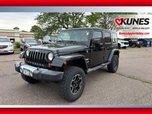Used 2013 Jeep Wrangler Unlimited Sahara w/ Connectivity Group AWD/4WD image 1