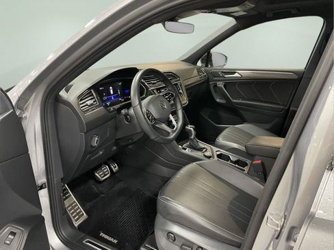 Used 2024 Volkswagen Tiguan SE R-Line AWD/4WD image 12