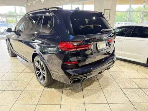 Used 2022 BMW X7 M50i image 5