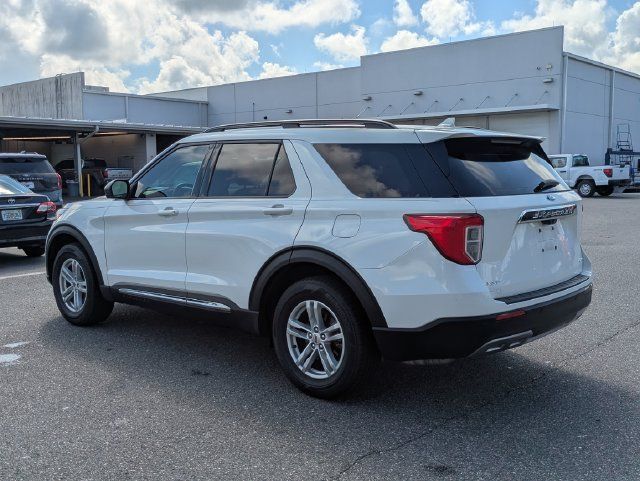 Used 2021 Ford Explorer XLT w/ Equipment Group 202A AWD/4WD image 5