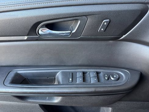 Used 2017 Chevrolet Traverse LT AWD/4WD image 10