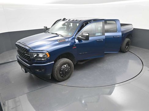 Used 2024 RAM 3500 Big Horn w/ Night Edition AWD/4WD image 27