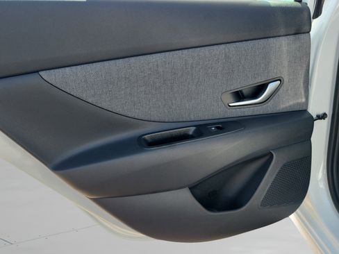 New 2026 Hyundai Elantra Limited FWD image 28