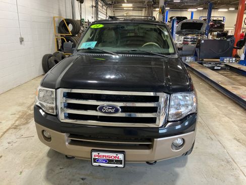Used 2014 Ford Expedition EL XLT w/ Equipment Group 202A AWD/4WD image 2