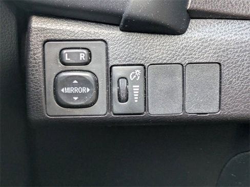 Used 2017 Toyota Corolla L image 25