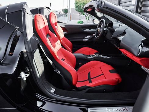 Used 2024 Ferrari SF90 Spider image 35