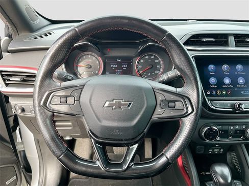 Used 2021 Chevrolet TrailBlazer RS w/ Technology Package image 11