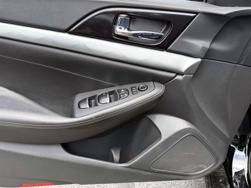 Used 2019 Nissan Maxima 3.5 SV w/ Floor Mat Group FWD image 14