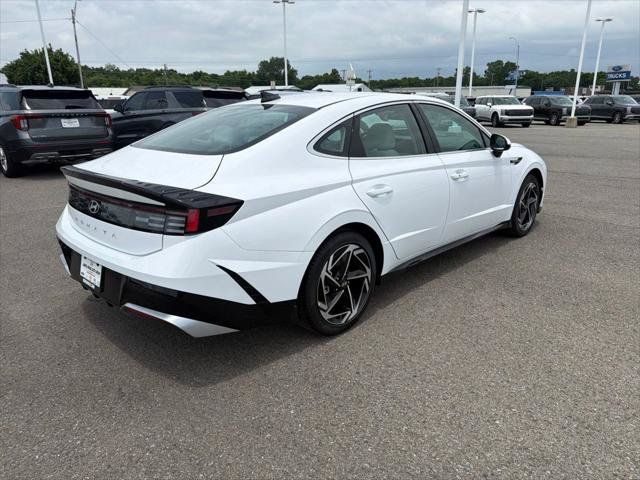 New 2026 Hyundai Sonata SEL FWD image 3