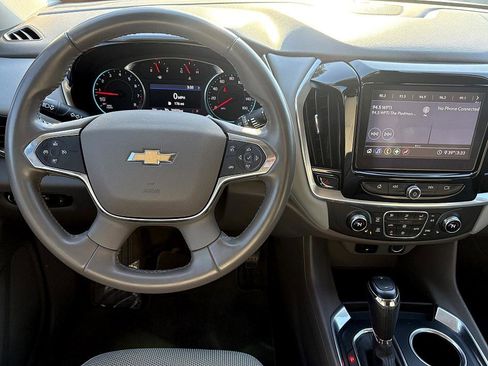 Used 2020 Chevrolet Traverse LT image 16