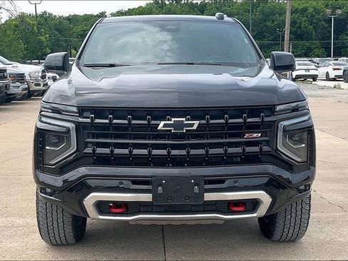 Used 2025 Chevrolet Tahoe Z71 AWD/4WD image 2