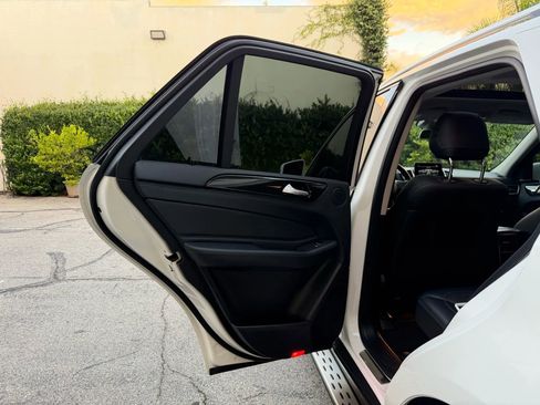 Used 2016 Mercedes-Benz GLE 400 4MATIC image 11