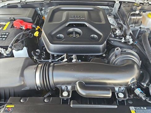 Used 2025 Jeep Wrangler Sport S image 23