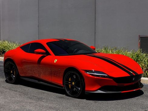 Used 2022 Ferrari Roma RWD image 7