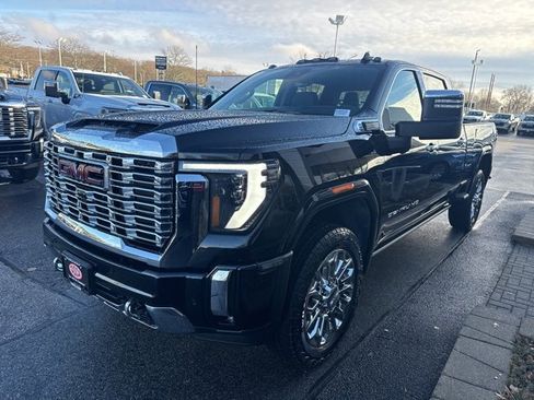 New 2026 GMC Sierra 2500 Denali w/ Denali Reserve Package image 3